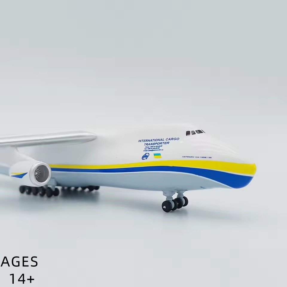 1:400 Scale Antonov An-124 Tra - огляд і ціна Model Airplane Plastic
